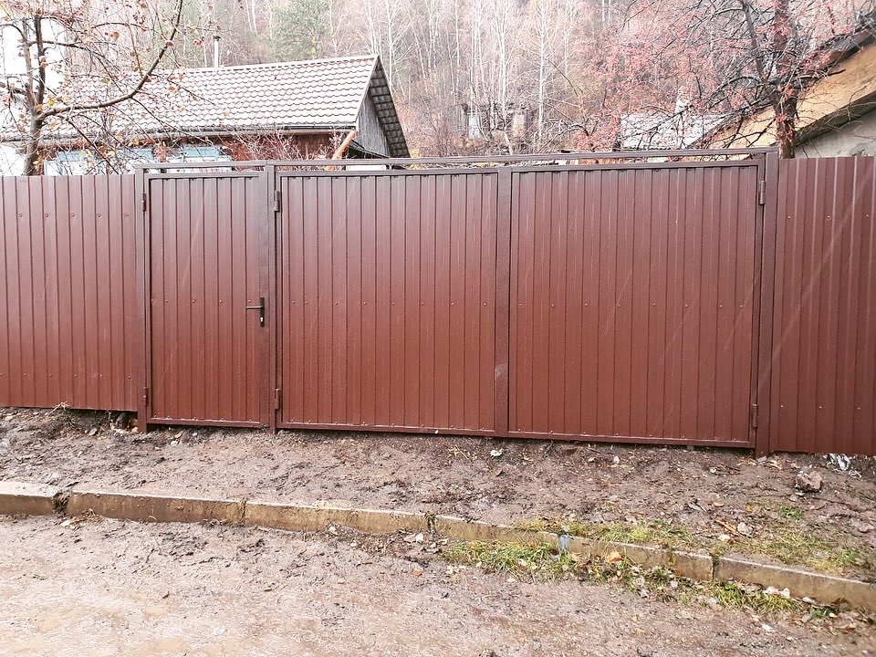 распашные ворота в раме